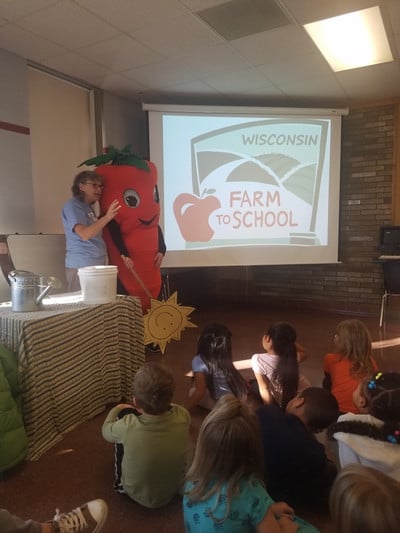 Mrs. Carrot teaches Washington kindergarteners about Farm to School